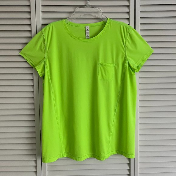 lululemon athletica Other - Lululemon Runbeam Short Sleeve Zippy Green size 10 rare
